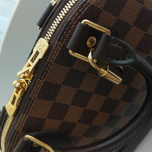 **SOLD**Louis Vuitton Alma BB damier ebene - Picture 3 of 14